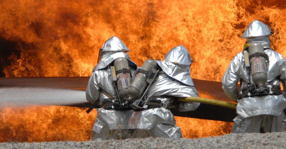 Adatkáoszból rend: modern üzleti rendszer vizuális metaforája – a cég működésének átláthatóvá válása ERP segítségével.